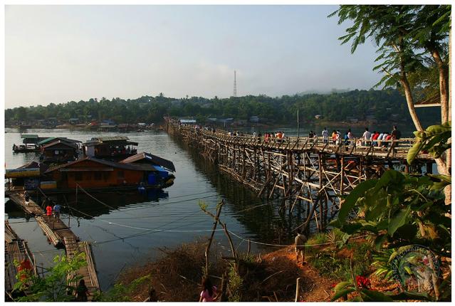 Uttamanusorn Bridge